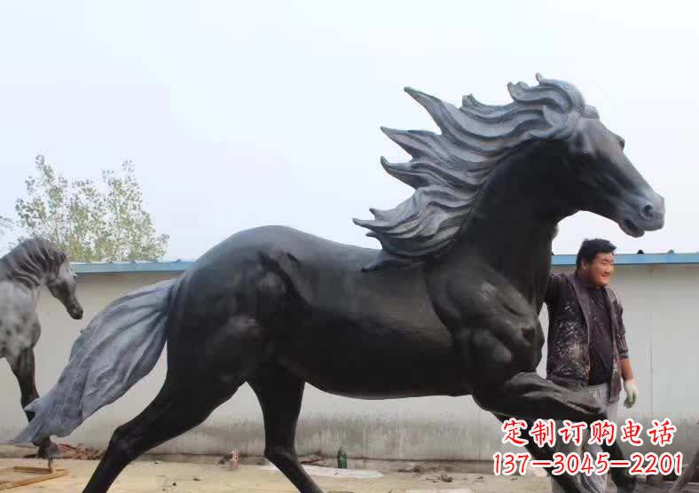 菏泽奔马仿真马雕塑