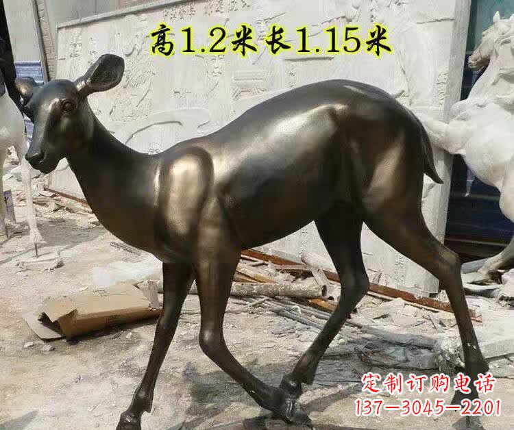 菏泽灵动的小鹿铜雕