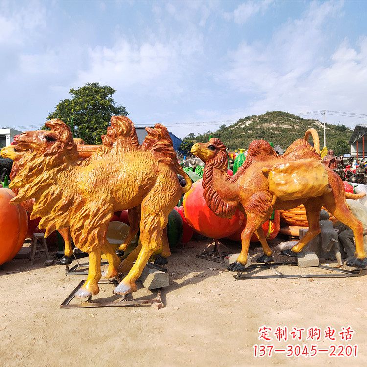 菏泽玻璃钢彩绘仿真骆驼雕塑艺术之美的完美呈现