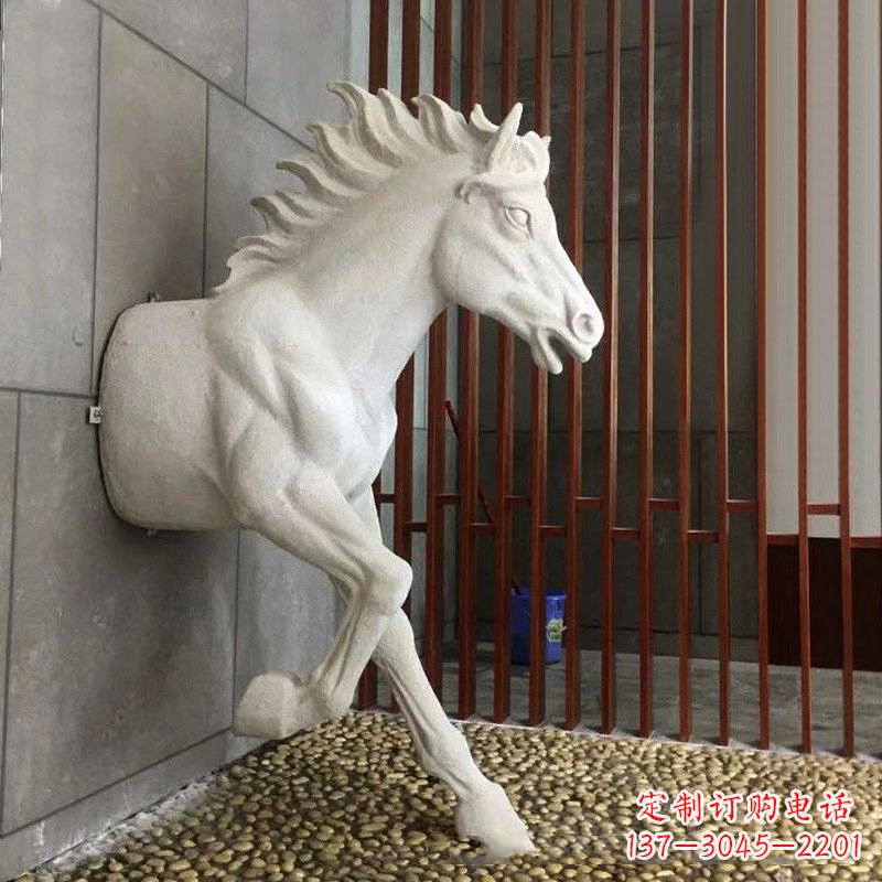 菏泽玻璃钢创意动物雕塑——穿墙而过