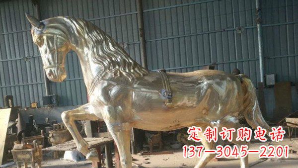 菏泽玻璃钢仿铜动物雕塑——给马公园带来活力