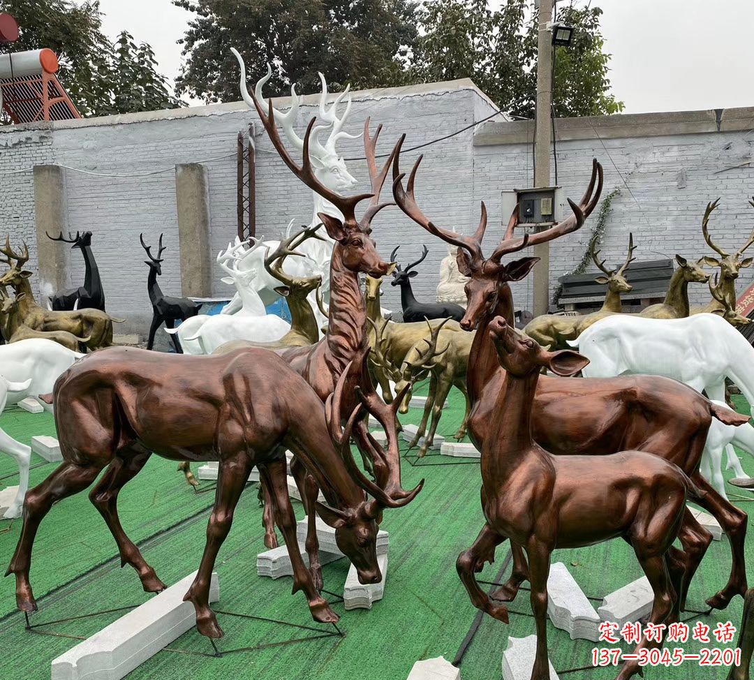 菏泽玻璃钢仿铜群鹿雕塑——精美动物雕塑装点公园