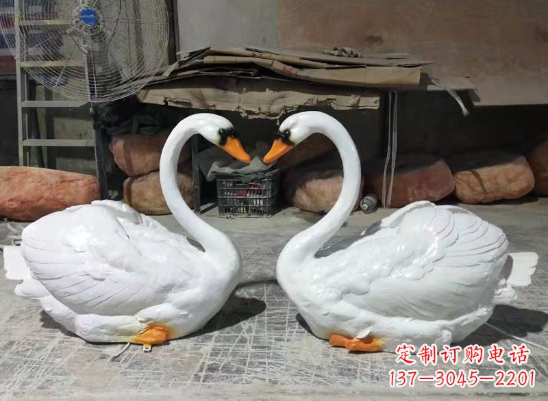 菏泽玻璃钢仿真发光天鹅雕塑