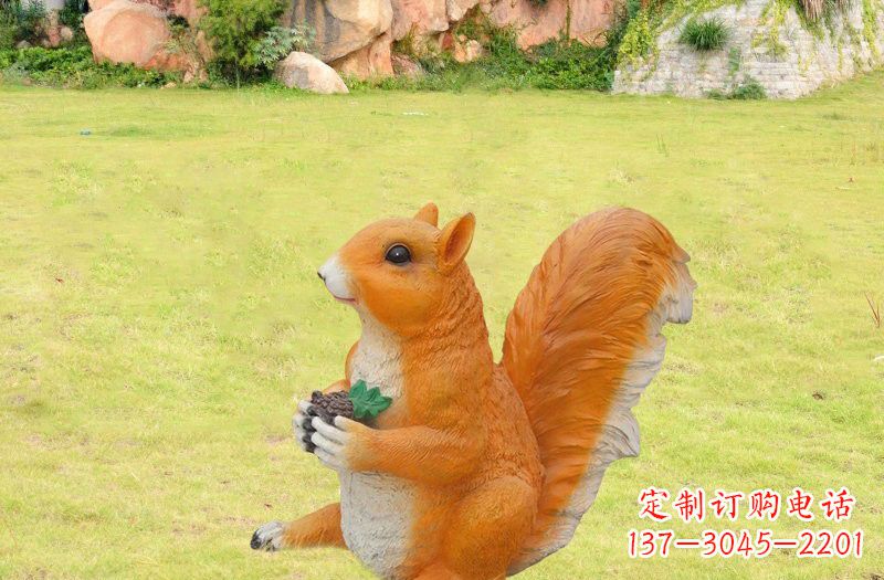 菏泽玻璃钢仿真松鼠