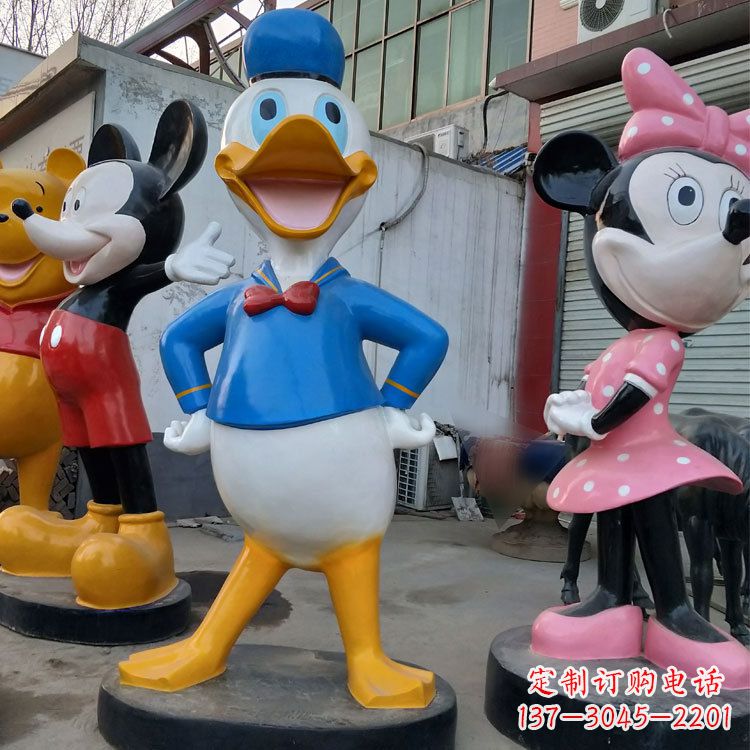 菏泽玻璃钢唐老鸭和米老鼠卡通雕塑