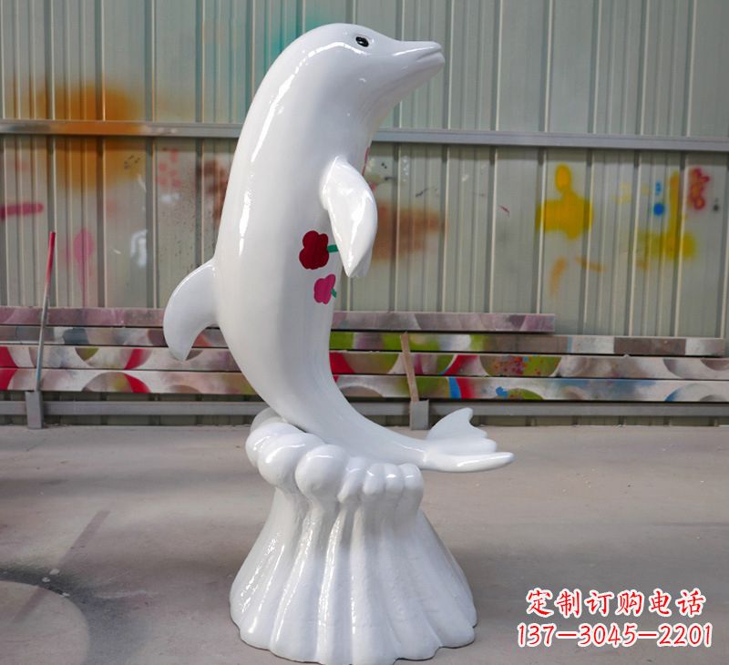 菏泽海豚的魅力玻璃钢海豚雕塑