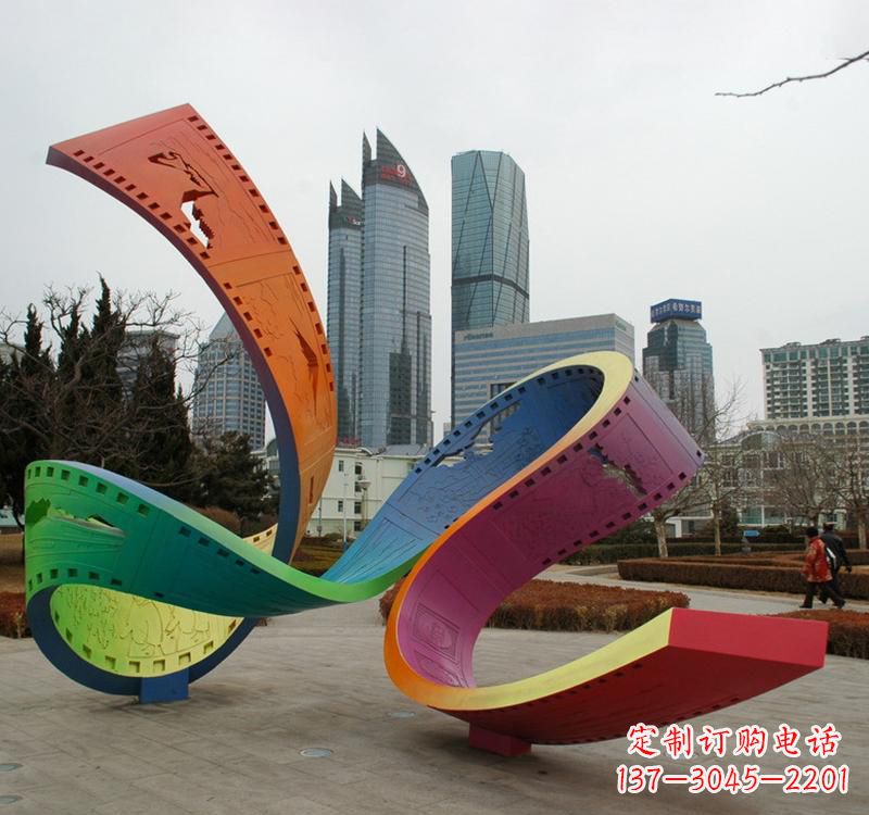 菏泽不锈钢城市景观胶卷雕塑