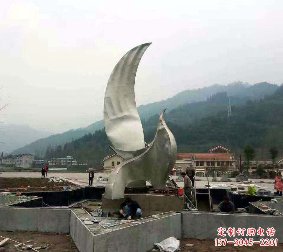 菏泽不锈钢鸽子雕塑——象征着和平与祥和