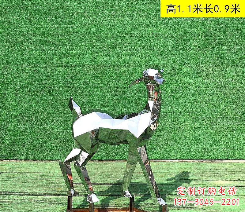 菏泽不锈钢小鹿雕塑精致而可爱