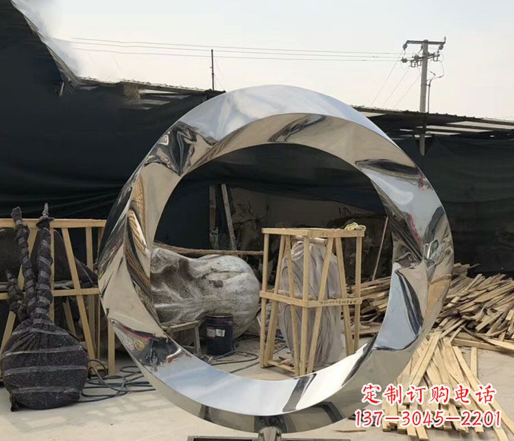 菏泽不锈钢抽象镜面圆环雕塑1