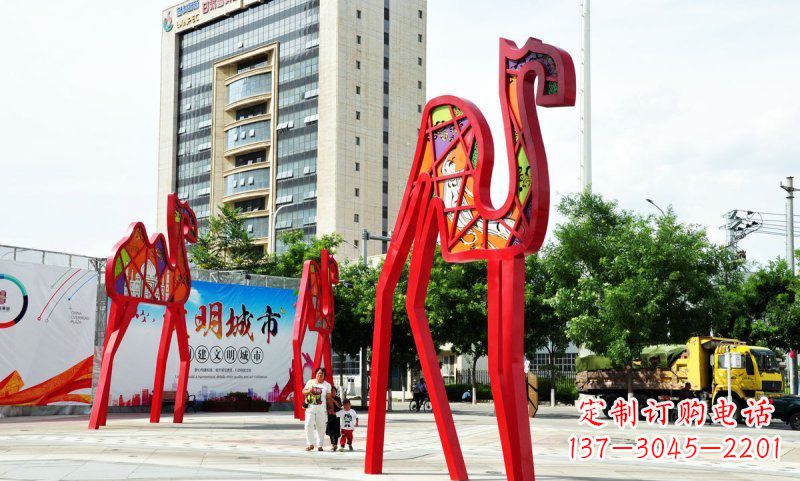菏泽不锈钢大型抽象骆驼雕塑