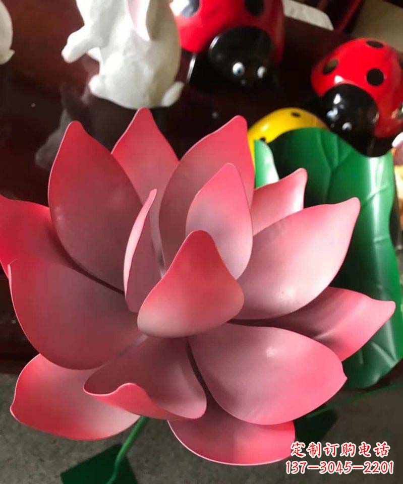 菏泽不锈钢荷花雕塑古典之美永恒不变