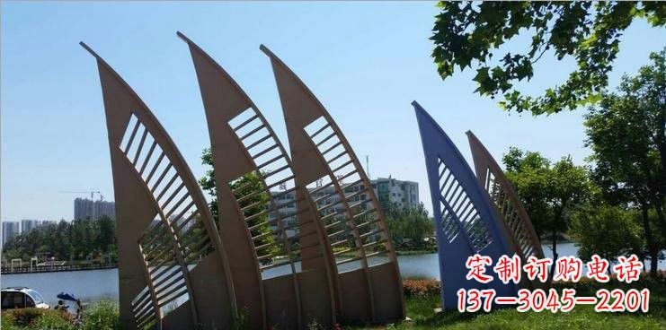 菏泽不锈钢公园的船帆雕塑
