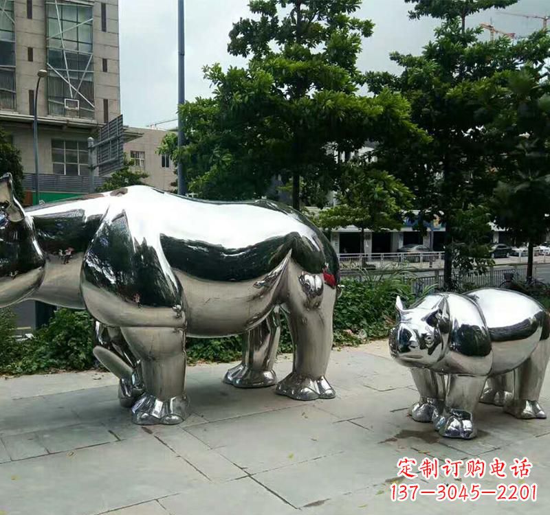 菏泽不锈钢犀牛雕塑把大自然带入城市