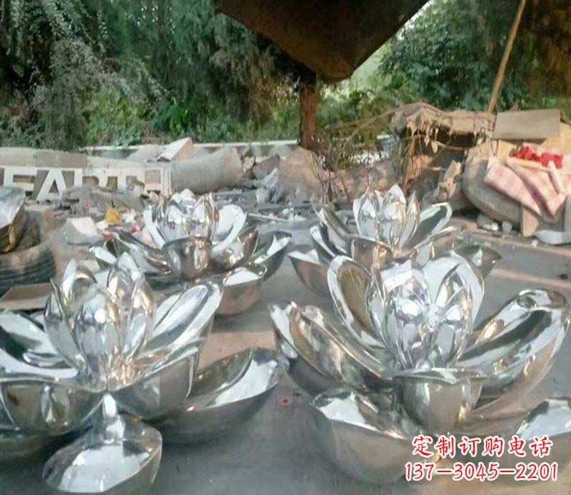 菏泽不锈钢荷花雕塑给公园带来灿烂美景