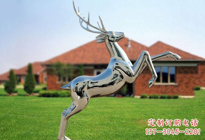 菏泽梅花鹿雕塑 镜面反射着璀璨美景
