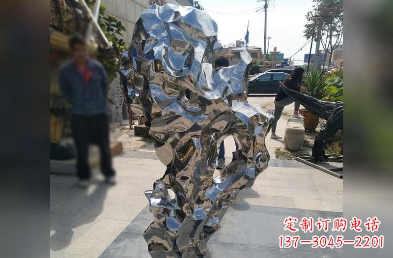 菏泽太湖石雕塑——点缀不锈钢公园