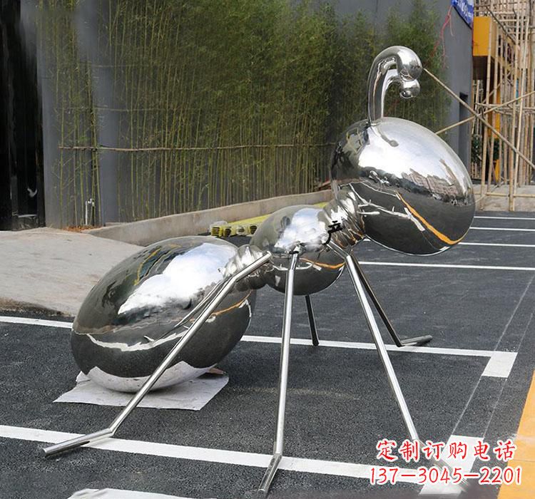 菏泽不锈钢蚂蚁雕塑——象征力量与智慧