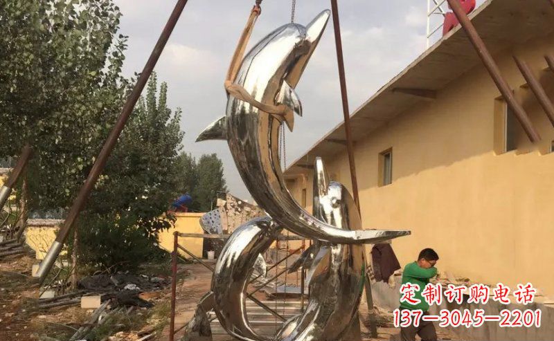 菏泽不锈钢海豚雕塑美丽而又神秘