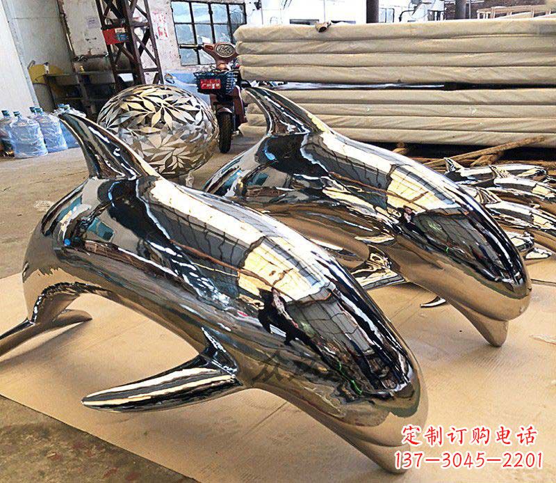 菏泽不锈钢海豚雕塑传承美丽的海洋文化