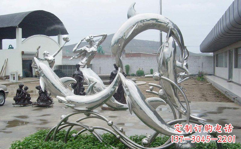 菏泽不锈钢海豚的灵动嬉戏
