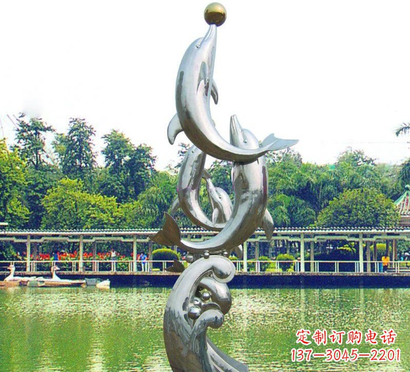 菏泽海豚的美丽雕塑