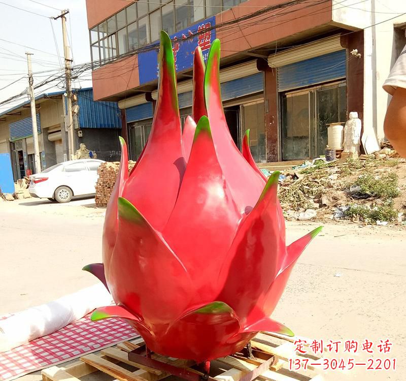 菏泽不锈钢火龙果雕塑2