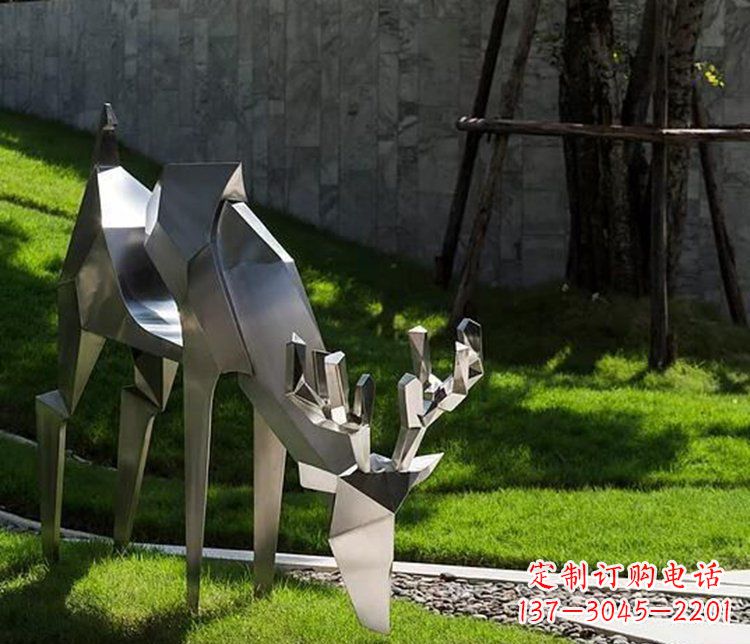 菏泽不锈钢几何动物雕塑——点缀鹿公园美景