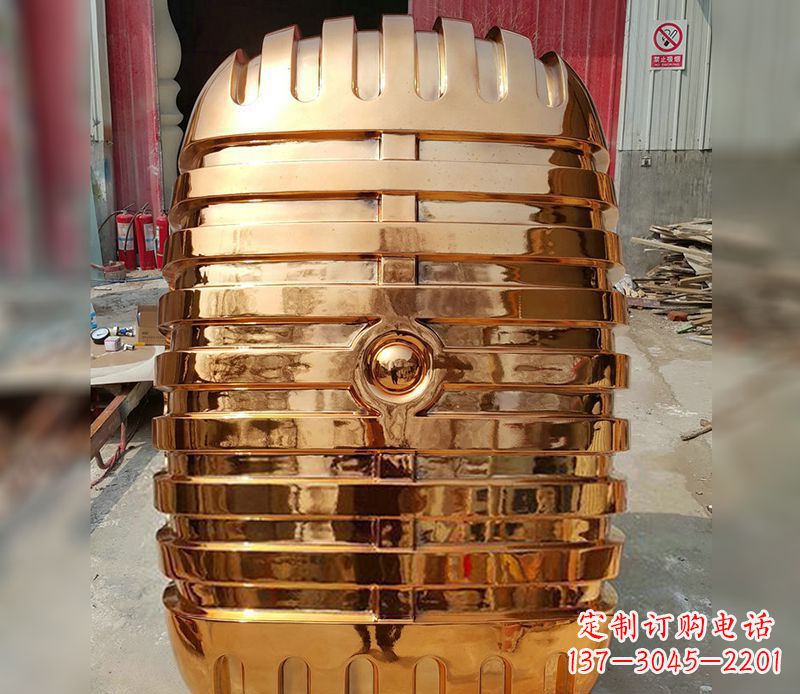 菏泽精美不锈钢话筒雕塑
