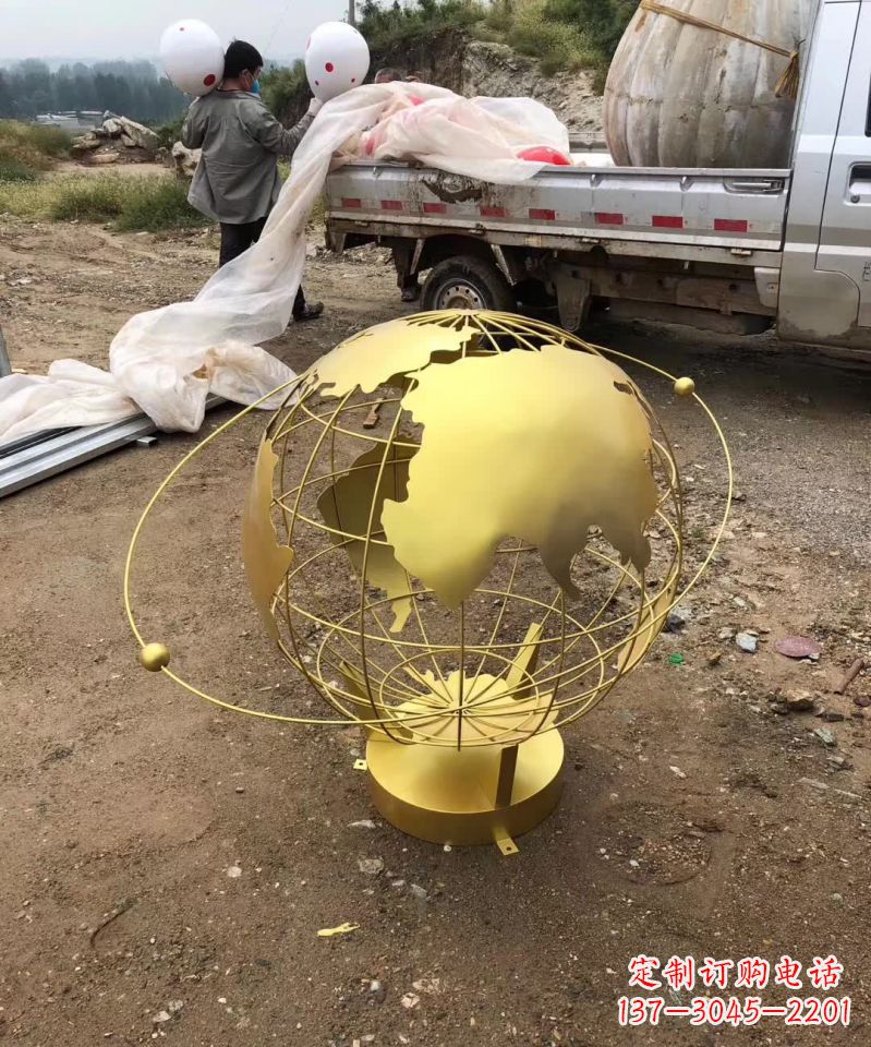 菏泽不锈钢金属校园地球仪雕塑把环保理念展现在校园