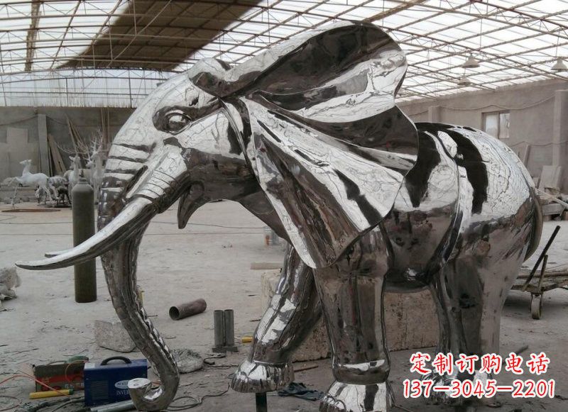 菏泽不锈钢镜面大象雕塑——独特的艺术精品