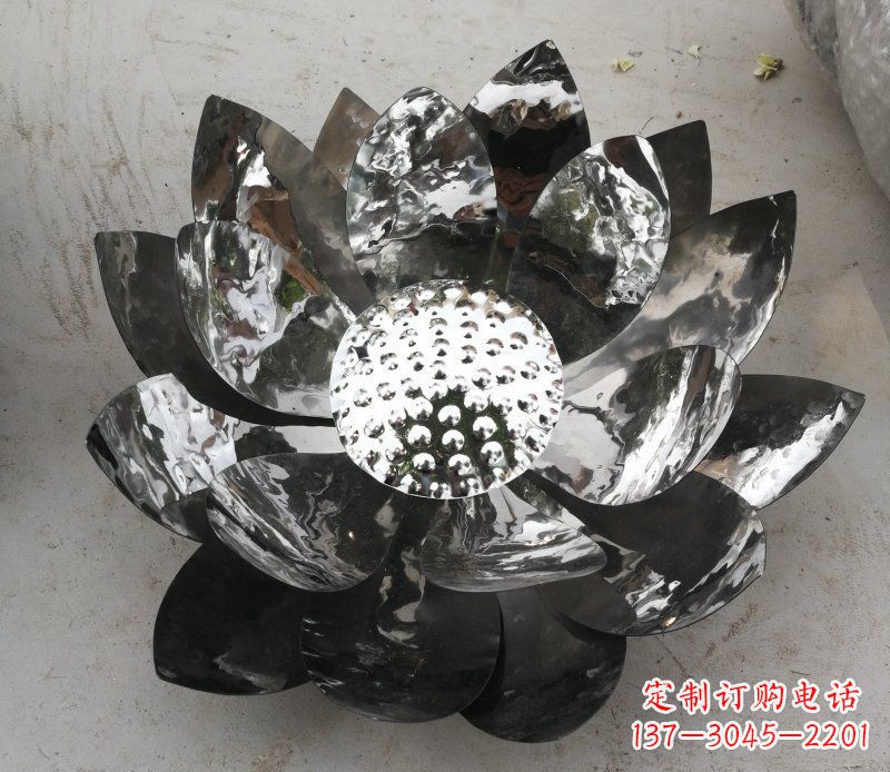 菏泽不锈钢镜面的荷花雕塑——彰显美丽与恬静