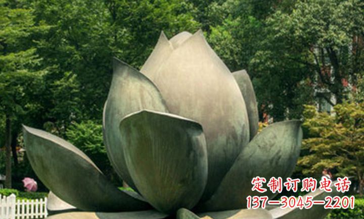 菏泽不锈钢莲花公园精美的雕塑装点