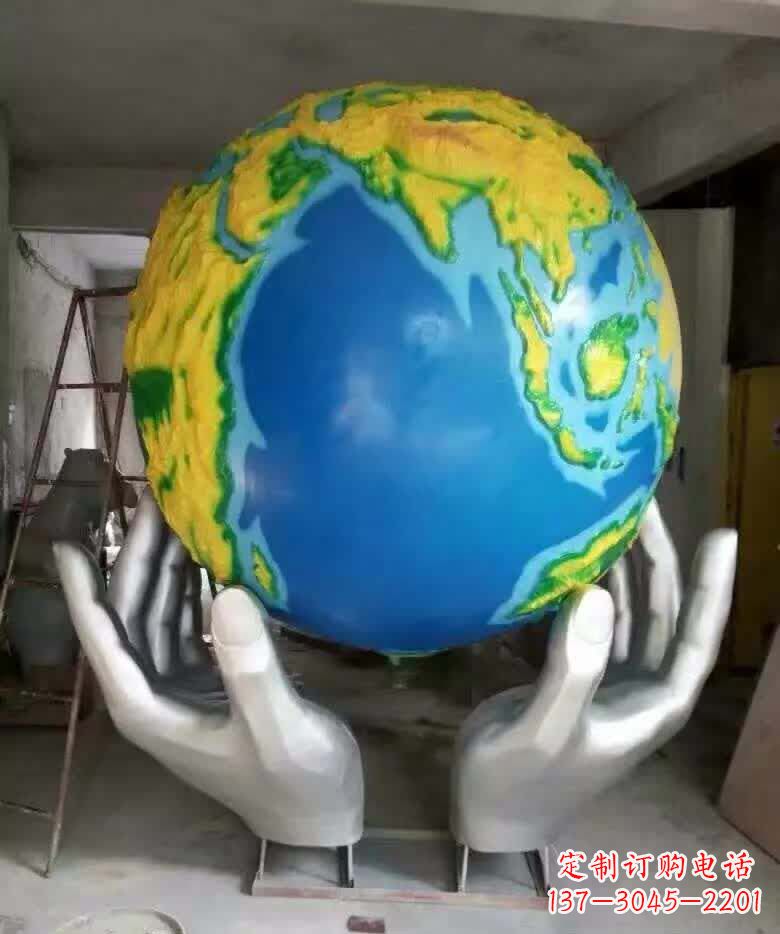 菏泽不锈钢手托地球雕塑精美的艺术作品
