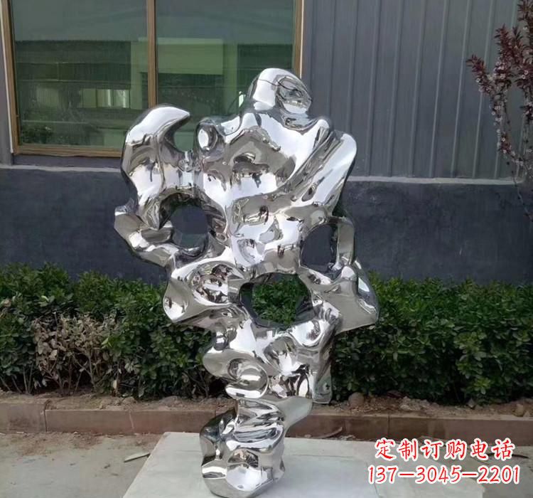 菏泽精美太湖石雕塑,给环境带来灿烂光彩