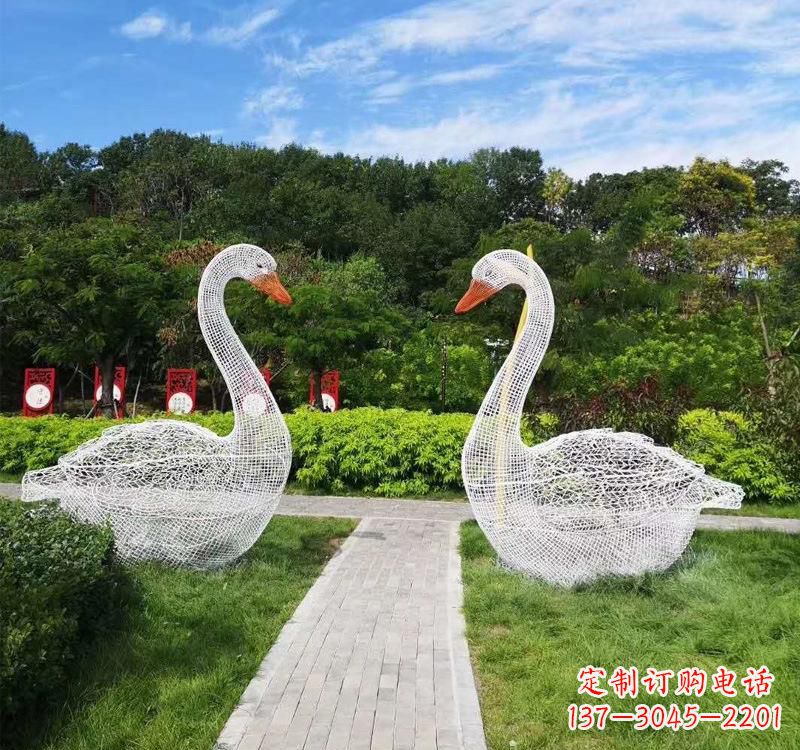 菏泽不锈钢天鹅雕塑——象征着爱与和平