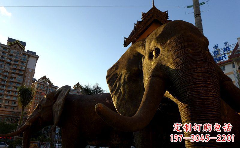 菏泽步行街上的大象雕塑——给街道带来活力