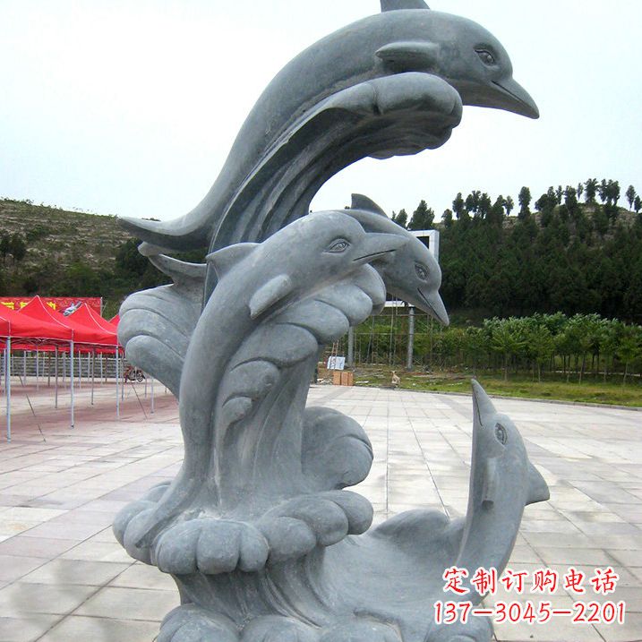 菏泽海豚雕塑凝聚着美丽与动感