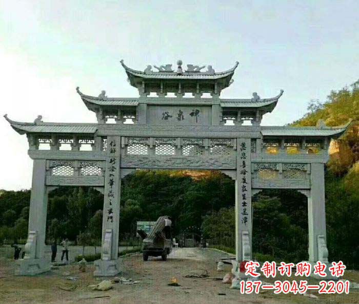 菏泽村口石雕牌楼千百年文化瑰宝