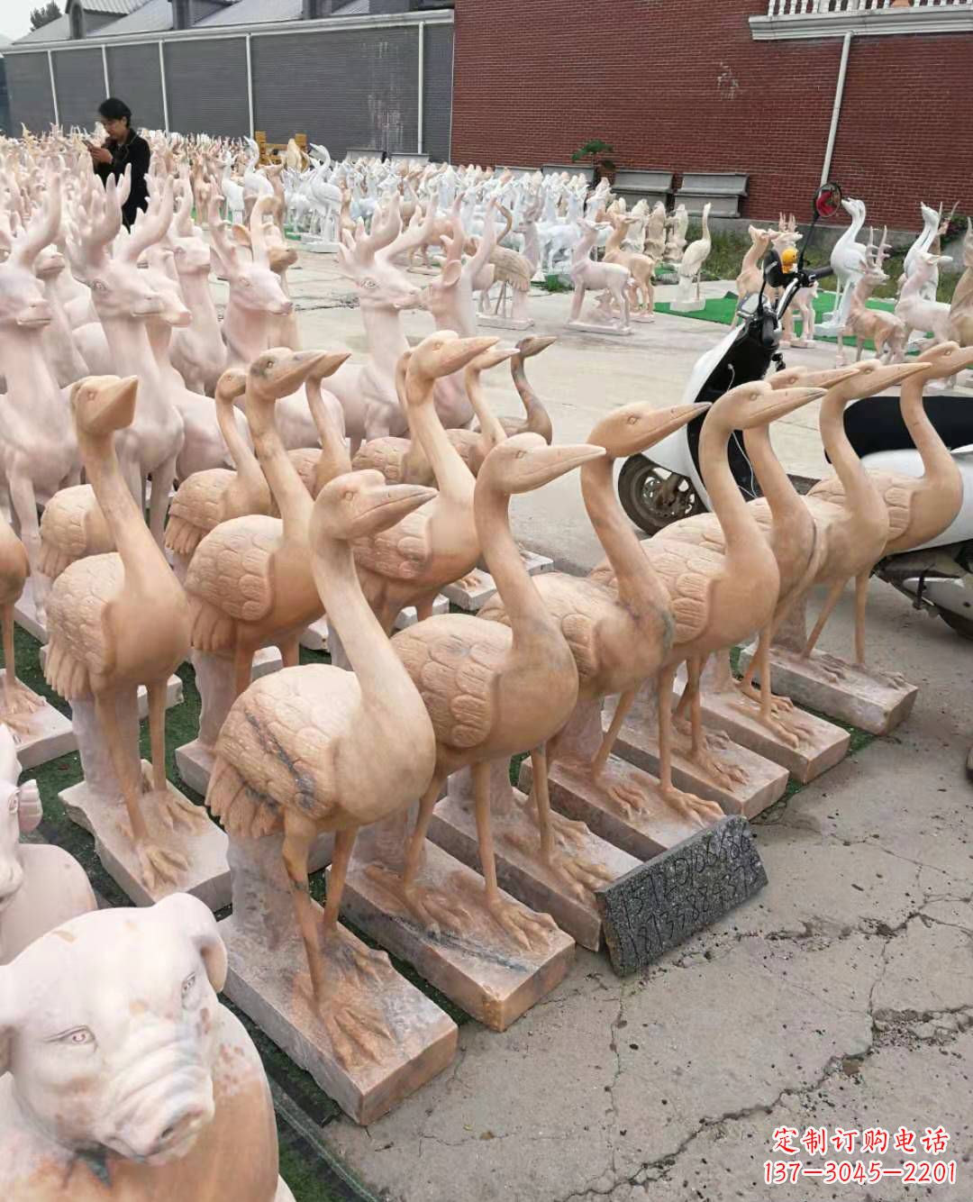 菏泽丹顶鹤大理石雕塑