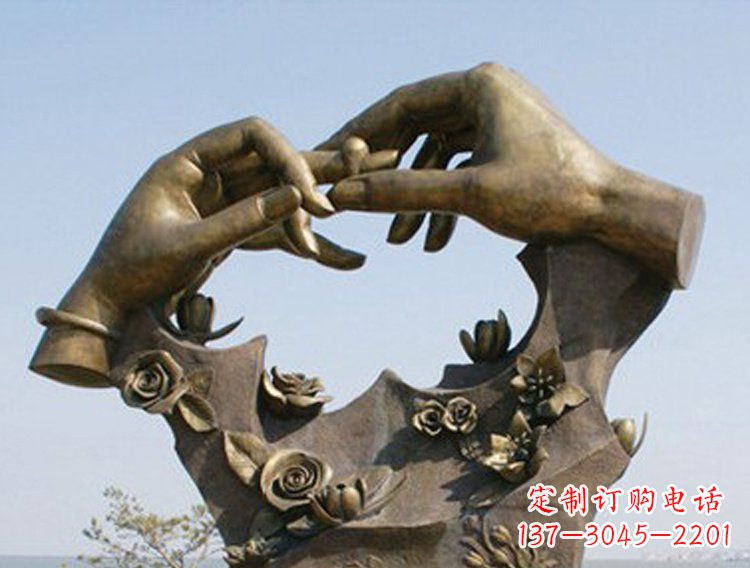 菏泽戴戒指的手铜雕