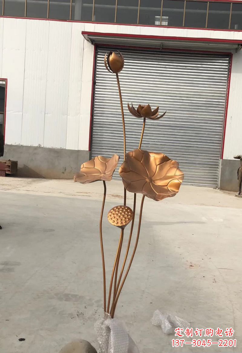 菏泽古典锻铜荷花雕塑