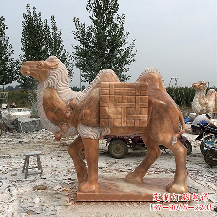 菏泽负重骆驼雕塑—晚霞之红