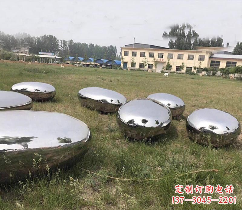 菏泽精美不锈钢水滴景观雕塑