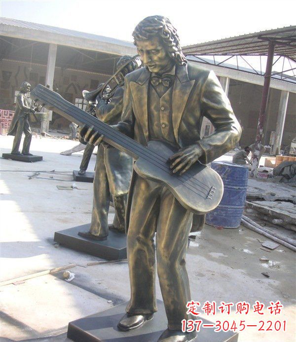 菏泽西方人物铜吉他雕塑