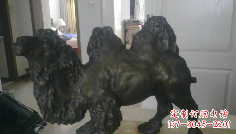 菏泽公园骆驼动物景观铜雕