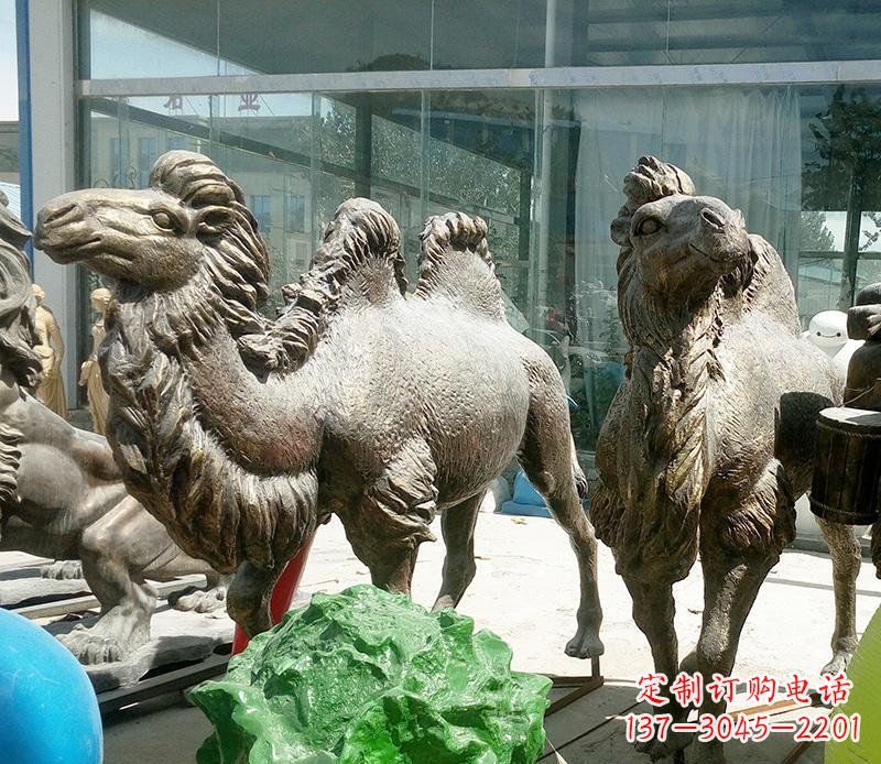 菏泽公园骆驼动物铜雕 (2)