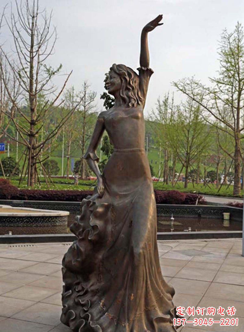 菏泽公园跳舞的女孩人物铜雕