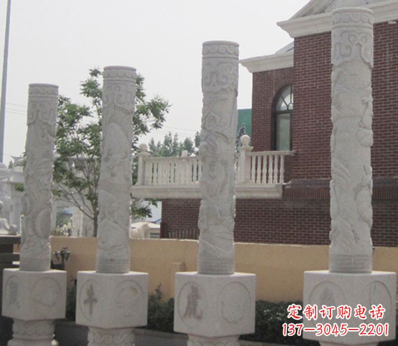 菏泽广场十二生肖柱子石雕