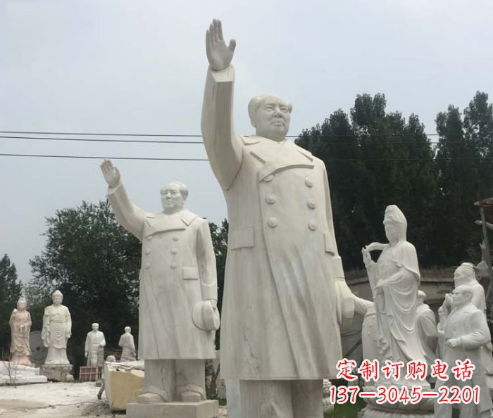 菏泽挥手毛主席校园伟人石雕